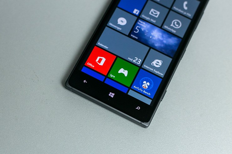 Nokia Lumia 830 (16).jpg